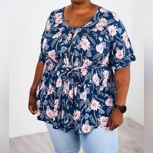 Latched Mama Floral Nursing Top size 18-26